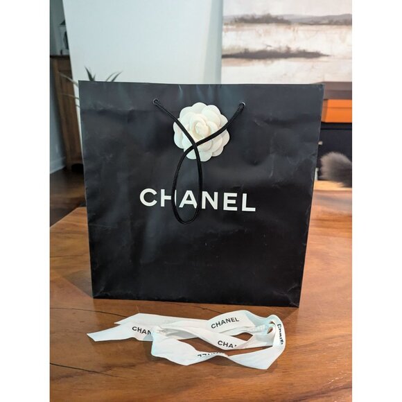 Chanel Black Shopping Gift Bag With Camellia Flower And Ribbon Elegant Packaging - Picture 10 of 11